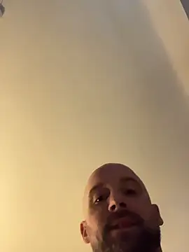 Snapshot of Mrbenm chatting on 10-27-25, 07:56 Mrbenm online show from 10-27-25, 07:56