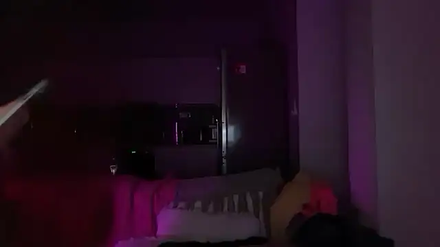 Lunahadidd online show from 06-26-26, 10:47
