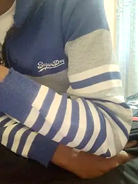 INTERNATIONAL0001 online show from 11-12-25, 01:28