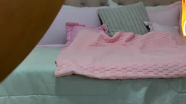 Miss Cataleya   online show from 04-23-26, 12:15