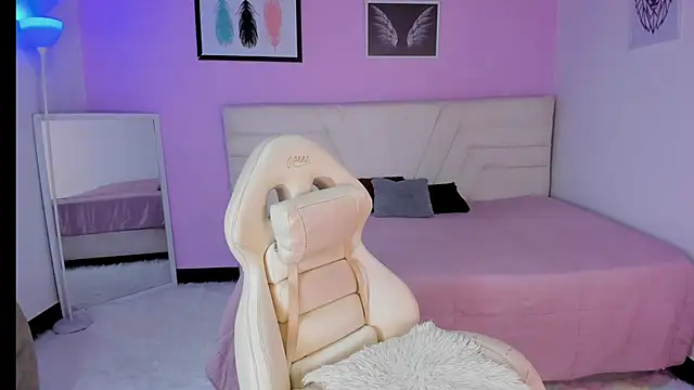 fressittalove01 online show from 11-13-25, 03:55