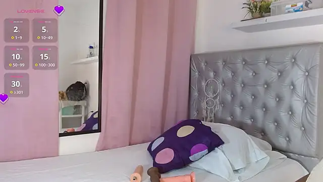 Snapshot of angiellam chatting on 10-31-25, 02:18 angiellam online show from 10-31-25, 02:18