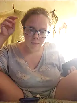 countrymomma online show from 10-08-25, 03:42