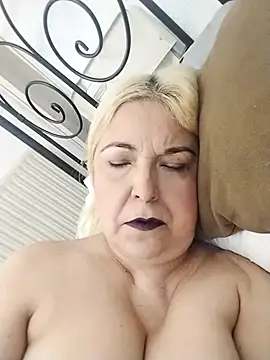 Snapshot of MarielaFerrer chatting on 11-10-25, 12:37 MarielaFerrer online show from 11-10-25, 12:37