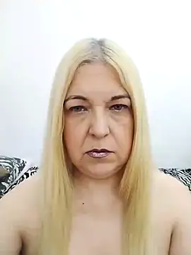 Snapshot of MarielaFerrer chatting on 11-22-25, 12:15 MarielaFerrer online show from 11-22-25, 12:15