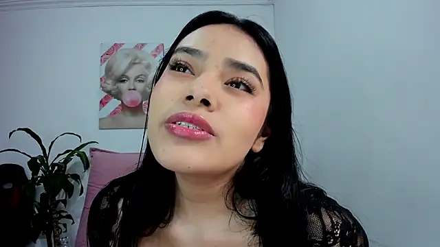 valeria millers online show from 12-19-25, 02:24