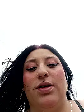 Snapshot of megan_fox5 chatting on 10-30-25, 03:35 megan fox5 online show from 10-30-25, 03:35