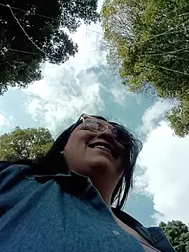 Snapshot of megan_fox5 chatting on 12-15-25, 06:12 megan fox5 online show from 12-15-25, 06:12