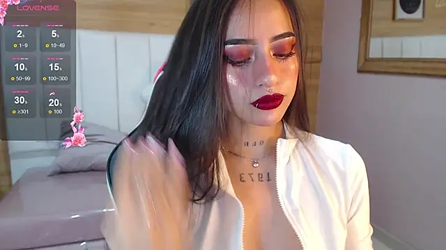 Abril Velvet a  online show from 11-08-25, 02:50