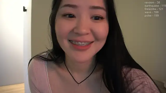 Snapshot of _JiKey_ chatting on 12-15-24, 12:49 JiKey online show from 12-15-24, 12:49