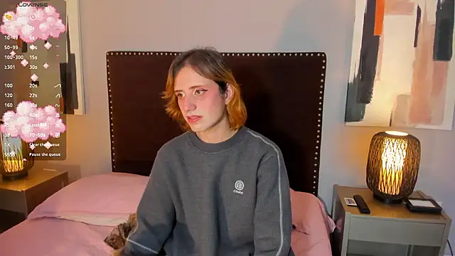 Snapshot of seraphine_star chatting on 02-15-26, 09:44 seraphine star online show from 02-15-26, 09:44