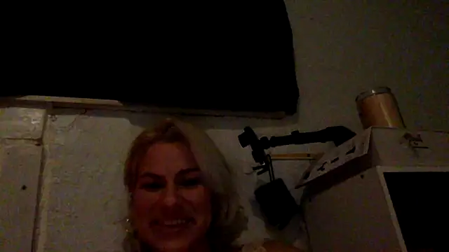 Snapshot of toomuchofafreak chatting on 09-10-25, 11:54 toomuchofafreak online show from 09-10-25, 11:54