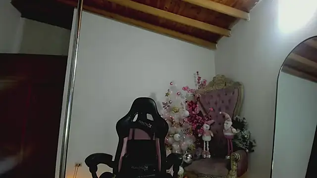 auraeroticaxxx online show from 11-20-25, 03:39