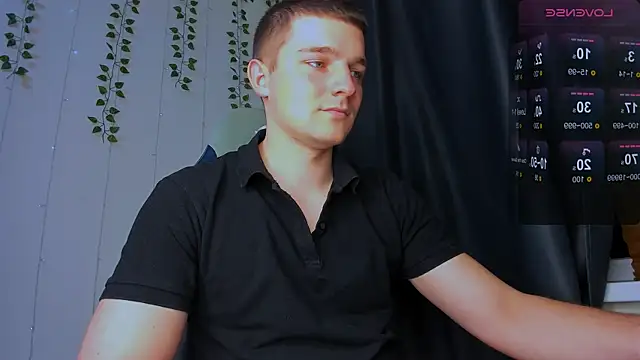 Snapshot of Your_Claddagh chatting on 11-13-25, 07:13 Your Claddagh online show from 11-13-25, 07:13