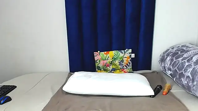 Pinkdollyg online show from 11-24-25, 08:52