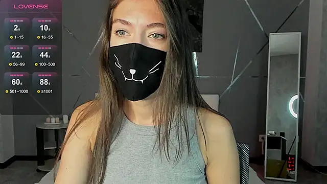 Snapshot of take_me_to_moon chatting on 09-15-25, 01:38 take me to moon online show from 09-15-25, 01:38