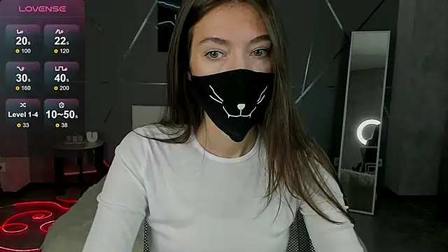 Snapshot of take_me_to_moon chatting on 09-23-25, 01:30 take me to moon online show from 09-23-25, 01:30