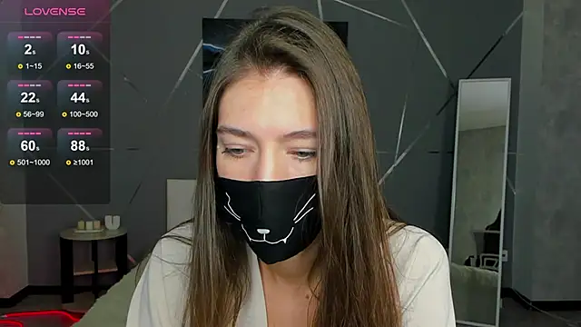 Snapshot of take_me_to_moon chatting on 09-25-25, 01:31 take me to moon online show from 09-25-25, 01:31