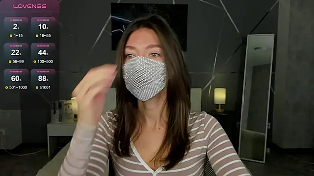 Snapshot of take_me_to_moon chatting on 10-13-25, 01:27 take me to moon online show from 10-13-25, 01:27