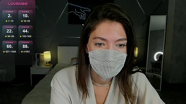 Snapshot of take_me_to_moon chatting on 10-24-25, 01:35 take me to moon online show from 10-24-25, 01:35