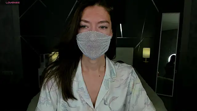 Snapshot of take_me_to_moon chatting on 11-03-25, 01:40 take me to moon online show from 11-03-25, 01:40