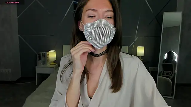 Snapshot of take_me_to_moon chatting on 11-04-25, 01:38 take me to moon online show from 11-04-25, 01:38