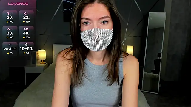 Snapshot of take_me_to_moon chatting on 11-13-25, 01:37 take me to moon online show from 11-13-25, 01:37