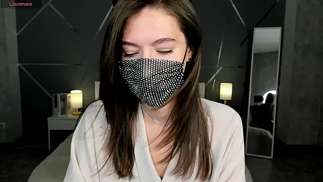 Snapshot of take_me_to_moon chatting on 12-03-25, 01:35 take me to moon online show from 12-03-25, 01:35