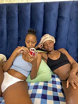 LonelyQueenxx25 online show from 03-11-26, 07:31