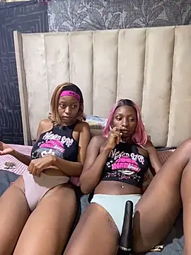 LonelyQueenxx25 online show from 03-26-26, 08:58