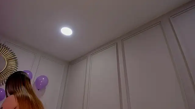 CharlotteBrownn  online show from 02-12-26, 02:17