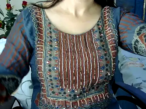 Snapshot of Rumi_cute chatting on 05-12-26, 01:41 Rumi cute online show from 05-12-26, 01:41
