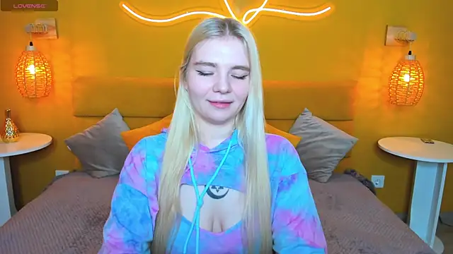 RuthBryant online show from 11-09-25, 01:04