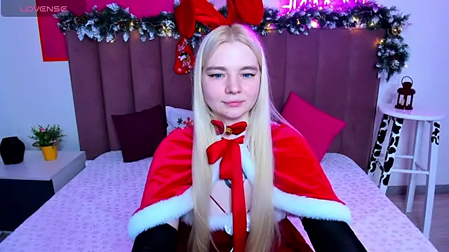 Snapshot of RuthBryant chatting on 12-23-25, 01:03 RuthBryant online show from 12-23-25, 01:03