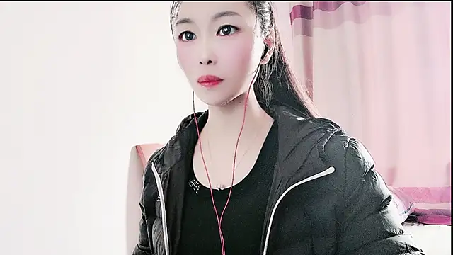 Snapshot of My12Baby chatting on 10-27-25, 02:04 My12Baby online show from 10-27-25, 02:04