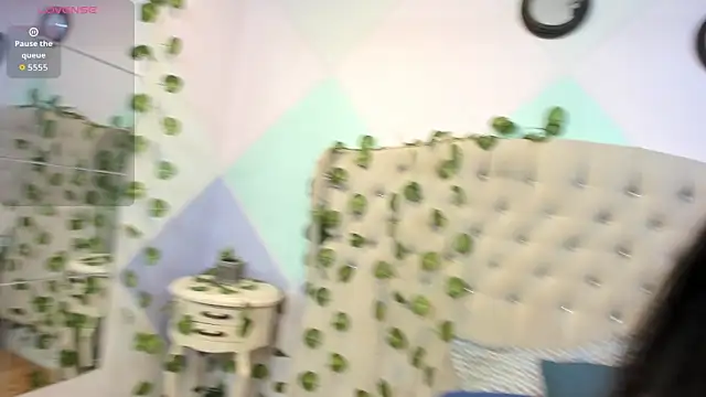 Snapshot of ZaharaSkylar chatting on 11-05-25, 11:43 ZaharaSkylar online show from 11-05-25, 11:43