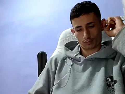 Damartinez27 online show from 12-19-25, 03:30