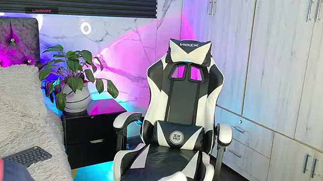 Saimonvela online show from 04-24-26, 07:38