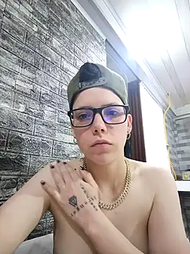 Snapshot of SpencerMontgomery chatting on 10-13-25, 04:45 SpencerMontgomery online show from 10-13-25, 04:45