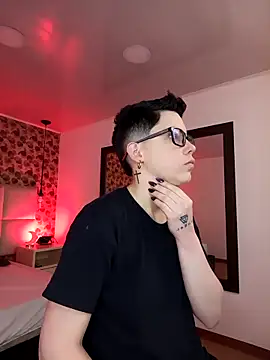 Snapshot of SpencerMontgomery chatting on 11-02-25, 05:04 SpencerMontgomery online show from 11-02-25, 05:04