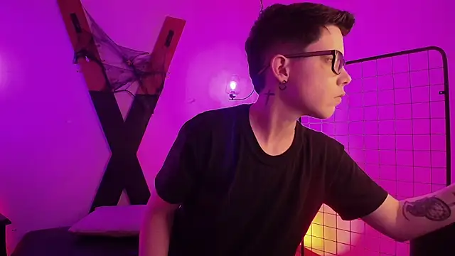 Snapshot of SpencerMontgomery chatting on 11-08-25, 07:34 SpencerMontgomery online show from 11-08-25, 07:34