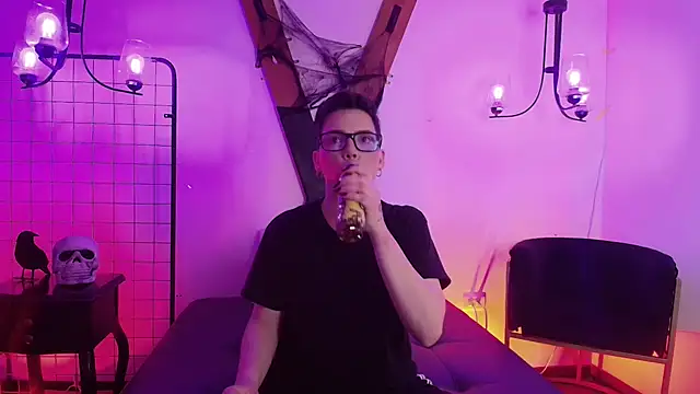 Snapshot of SpencerMontgomery chatting on 11-13-25, 07:46 SpencerMontgomery online show from 11-13-25, 07:46