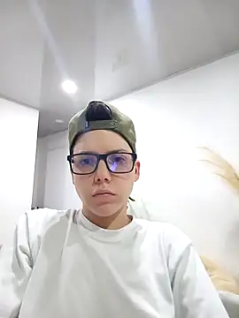 Snapshot of SpencerMontgomery chatting on 11-16-25, 04:29 SpencerMontgomery online show from 11-16-25, 04:29