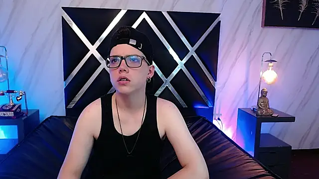 Snapshot of SpencerMontgomery chatting on 12-04-25, 07:55 SpencerMontgomery online show from 12-04-25, 07:55