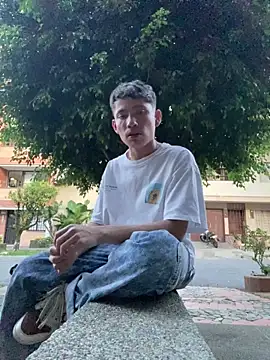 Snapshot of elfernh chatting on 10-07-25, 10:51 elfernh online show from 10-07-25, 10:51