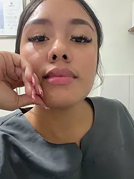 Snapshot of Mariaotalvaro chatting on 09-29-25, 10:58 Mariaotalvaro online show from 09-29-25, 10:58