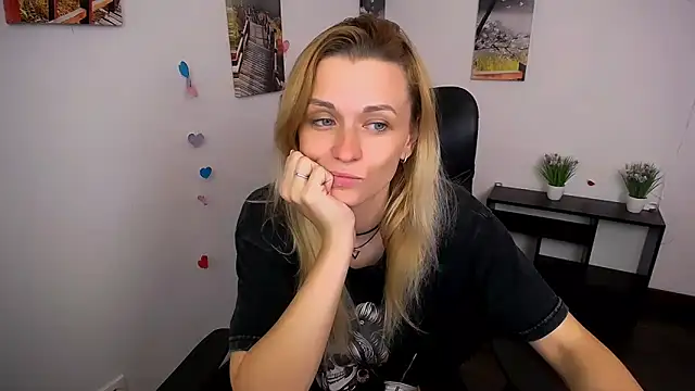 PeppyMia online show from 10-15-25, 07:08