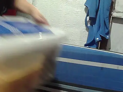 Snapshot of cris_sweety chatting on 09-18-25, 05:31 cris sweety online show from 09-18-25, 05:31