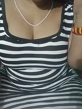Snapshot of Anjali-bhabhi chatting on 07-22-26, 07:27 Anjali-bhabhi online show from 07-22-26, 07:27
