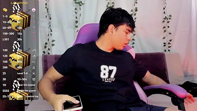 an drew18 online show from 09-21-25, 03:24